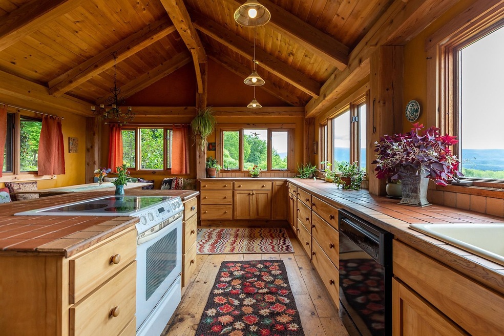 1425 W Mountain Rd, Shaftsbury, VT 05262 - photo 1