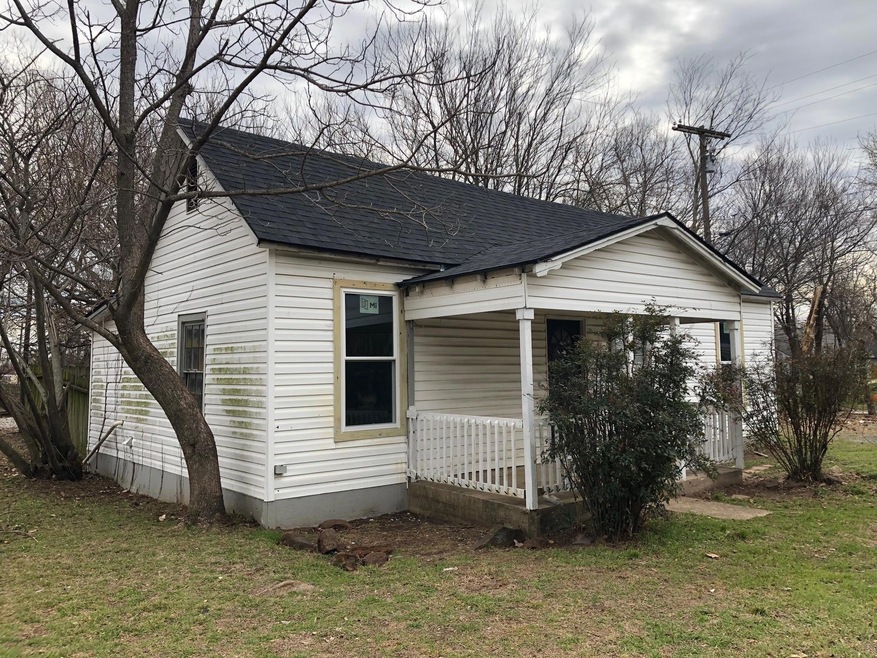 508 S Scullin Ave, Denison, TX 75020 - photo 1