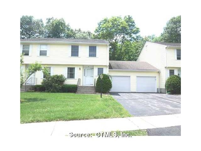 303 Strawberry Cir unit 303, Windsor, CT 06095 - photo 1