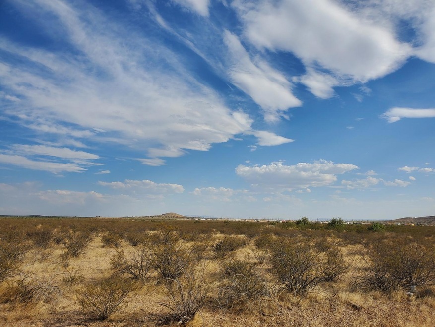 000 Cherry Creek Ave, Horizon City, TX 79928 - photo 1