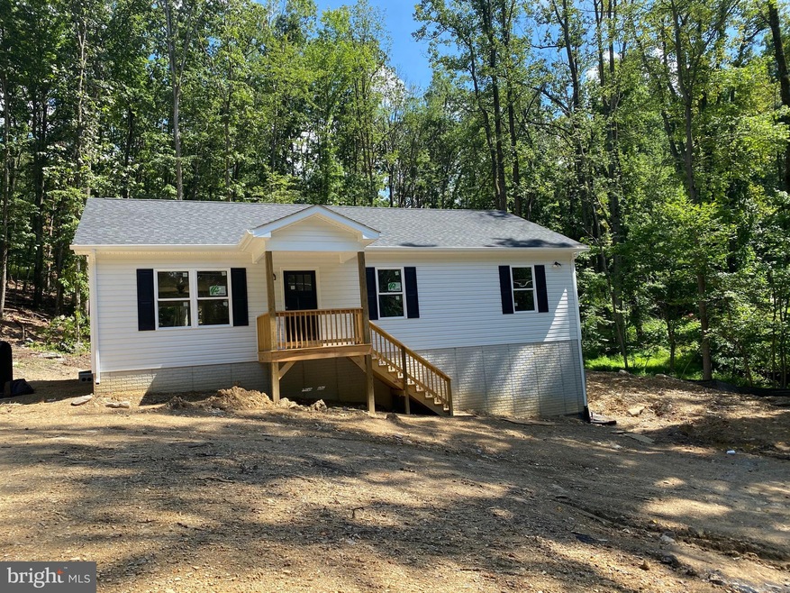 81 White Cedar Ln, Harpers Ferry, WV 25425 - photo 1