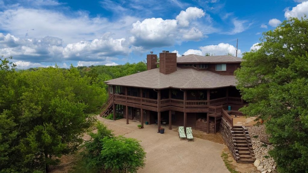 7501 Forest Trail Ct, Weatherford, TX 76085 - photo 1