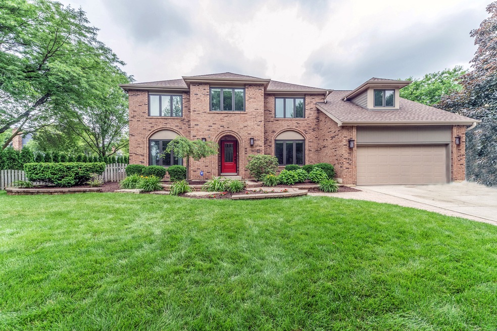 1168 Kenilworth Cir, Naperville, IL 60540 - photo 1