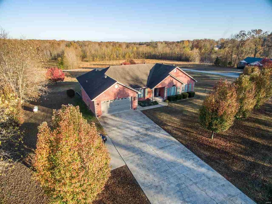 1612 Carol Cir, Poplar Bluff, MO 63901 - photo 1