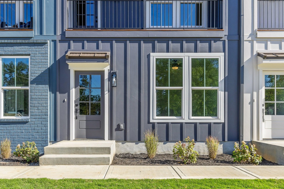 1628 Mari Cir, Chattanooga, TN 37404 - photo 1