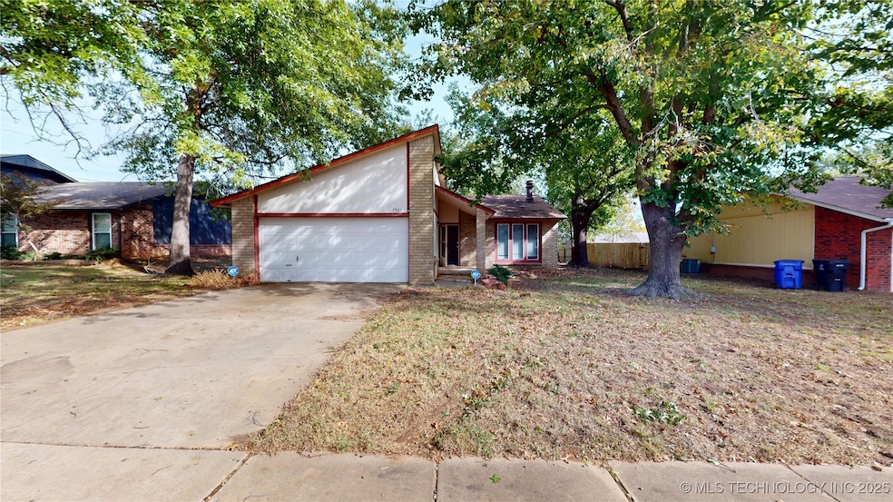 7501 S Maple Ave, Broken Arrow, OK 74011 - photo 1