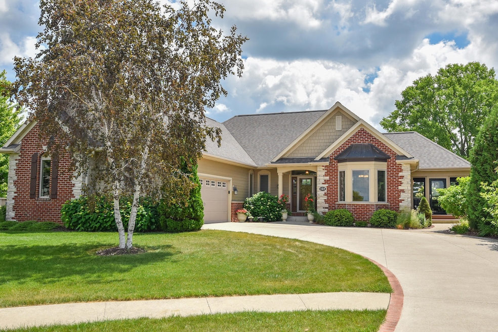 154 Water Ct, Cedar Grove, WI 53013 - photo 1