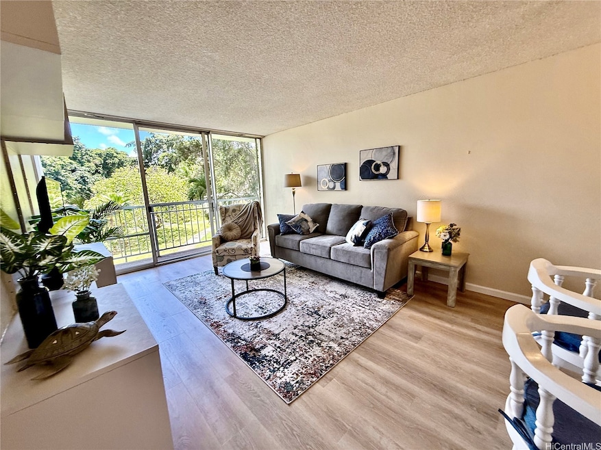 98-410 Koauka Loop unit 3B, Aiea, HI 96701 - photo 1