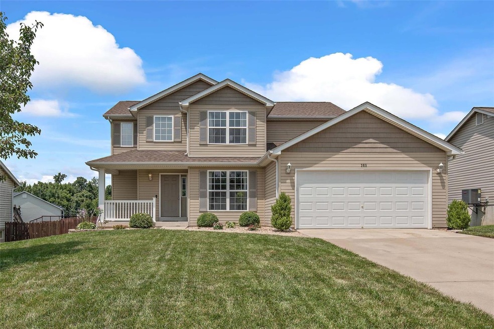 Beautiful 4 bedroom home in Winfield!