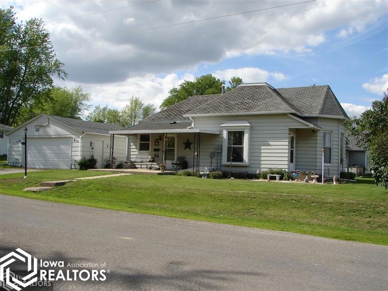 310 S Pearl St, Wayland, IA 52654 - photo 1