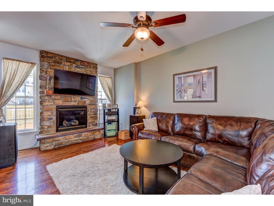 123 N Savanna Dr, Pottstown, PA 19465 - photo 1