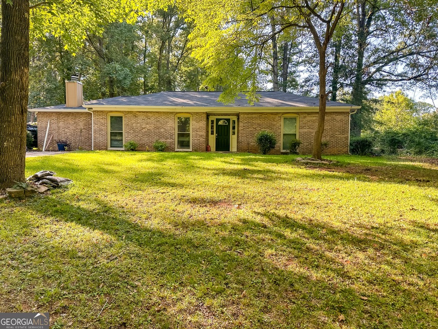 219 Merrybrook Dr, Lagrange, GA 30241 - photo 1