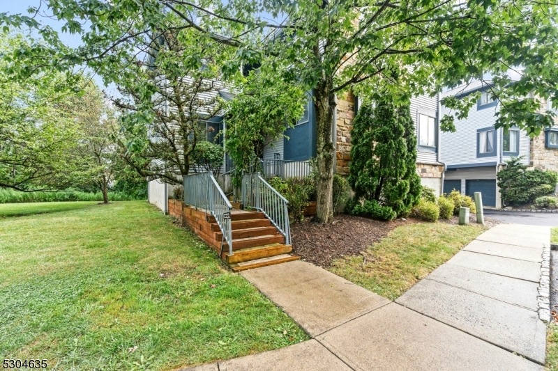 144 Overlook Dr unit 144, Hackettstown, NJ 07840 - photo 1