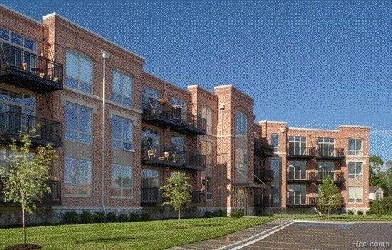 DAISY SQUARE LOFTS