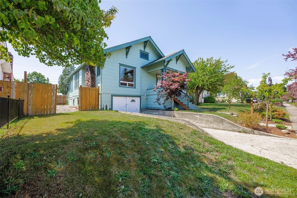 1726 Baker Ave, Everett, WA 98201 - photo 1