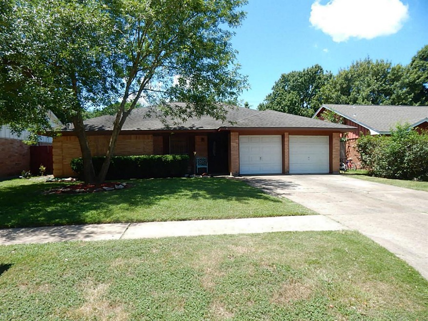 11038 Caribbean Ln, Houston, TX 77089 - photo 1