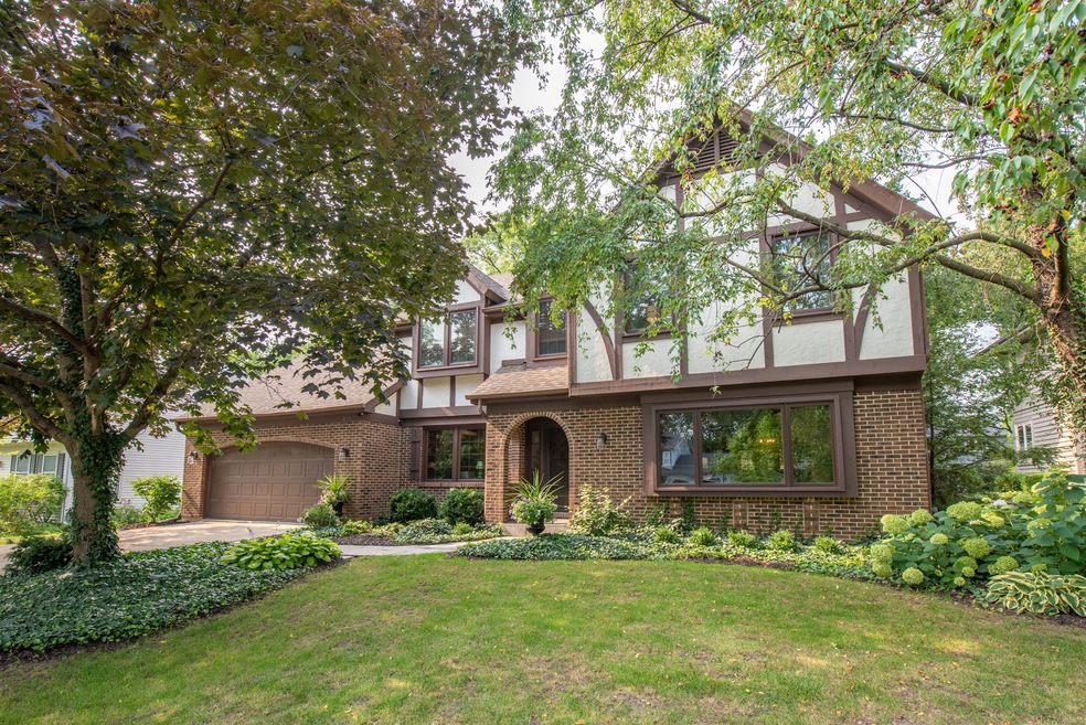 1195 E Gartner Rd, Naperville, IL 60540 - photo 1