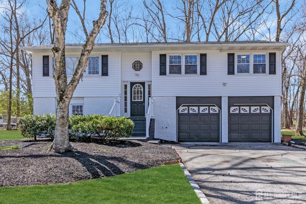 7 Bunker Hill Rd, Lawrence Township, NJ 08648 - photo 1