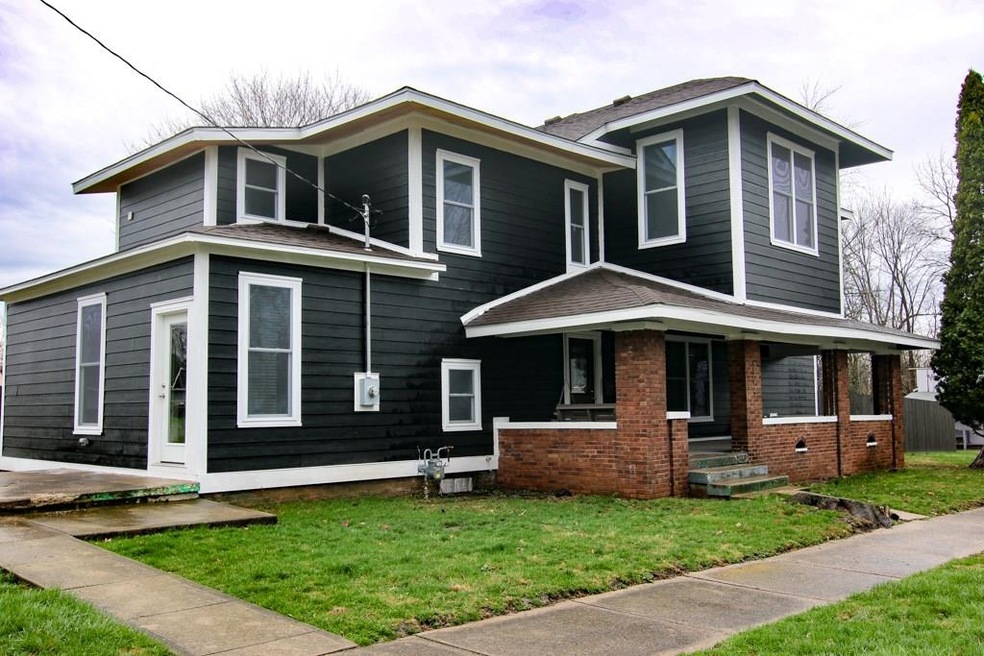 204 W 4th St, Sheridan, IN 46069 - photo 1