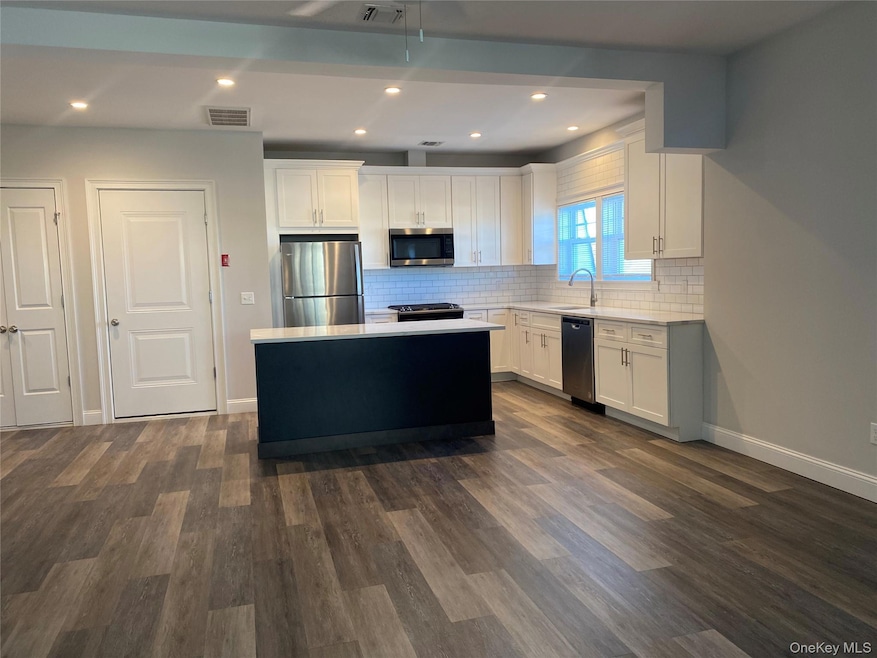 840 Montauk Hwy unit 1A, Copiague, NY 11726 - photo 1