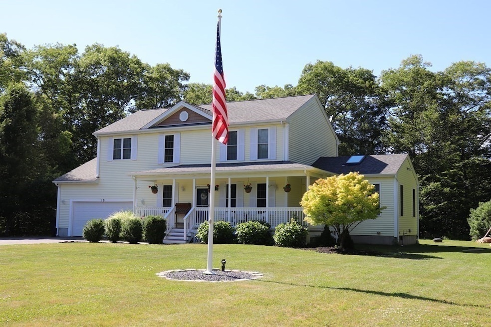 19 Winterberry Dr, Tiverton, RI 02878 - photo 1