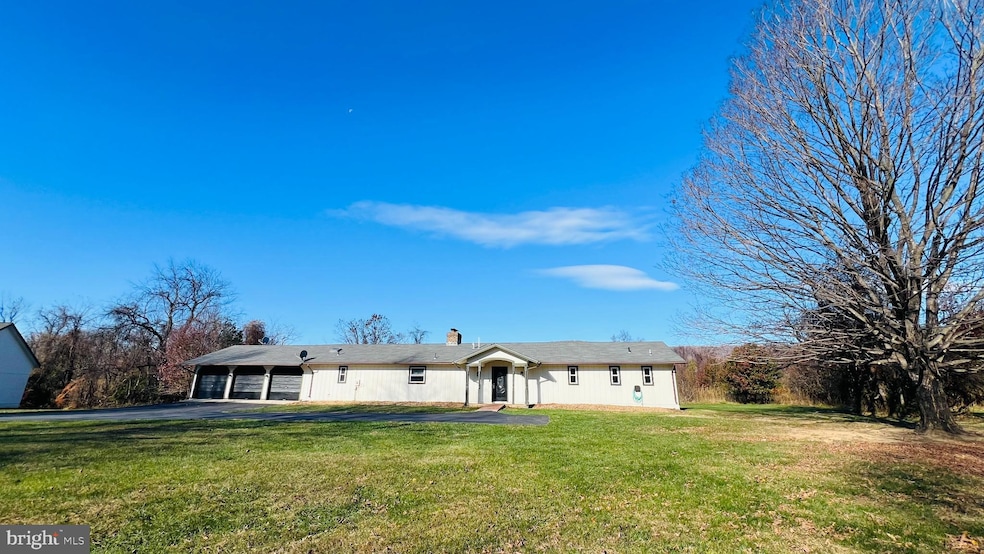 33900 Austin Grove Rd, Bluemont, VA 20135 - photo 1