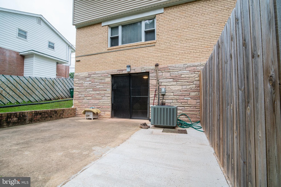 727 Carrington Place, Capitol Heights, MD 20743 - photo 1