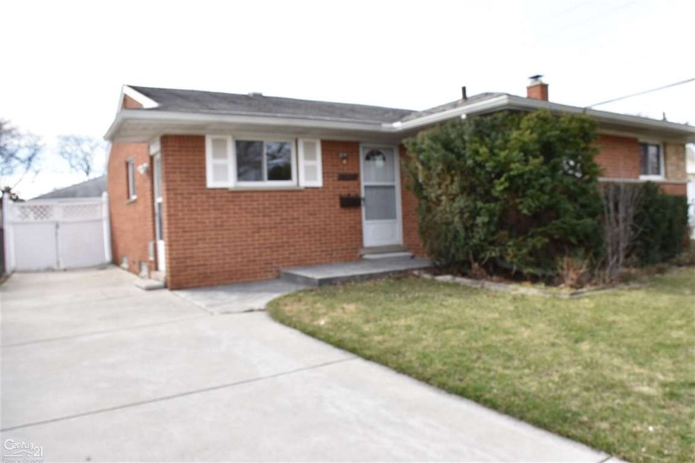 15224 Roycroft St, Roseville, MI 48066 - photo 1