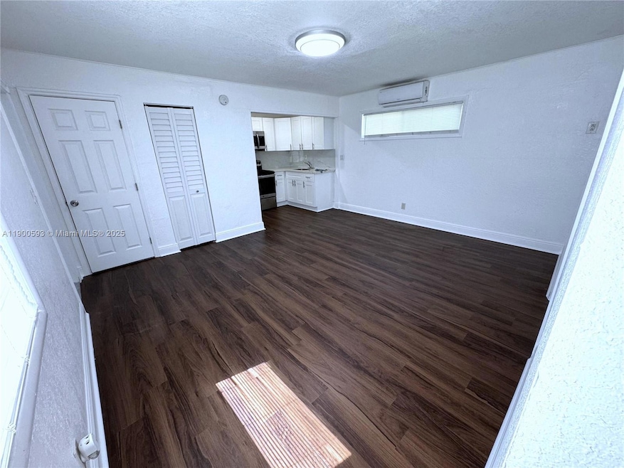 1025 NW 7th Ave unit B, Fort Lauderdale, FL 33311 - photo 1