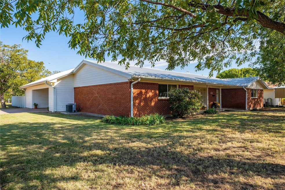 421 NW Avenue H, Hamlin, TX 79520 MLS 20459420