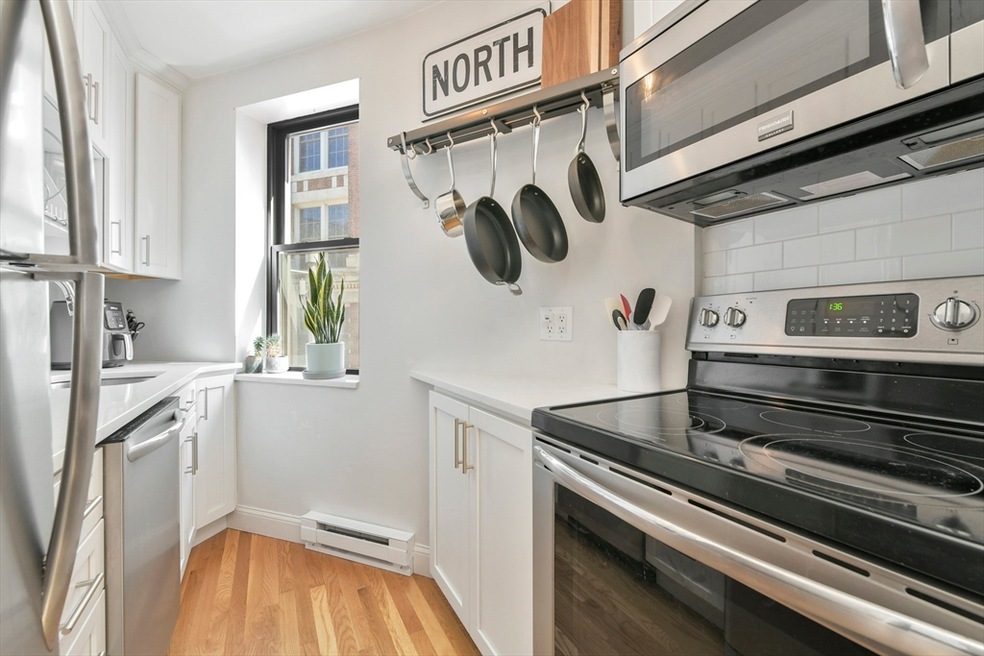 13 Thacher St unit 1, Boston, MA 02113 - photo 1