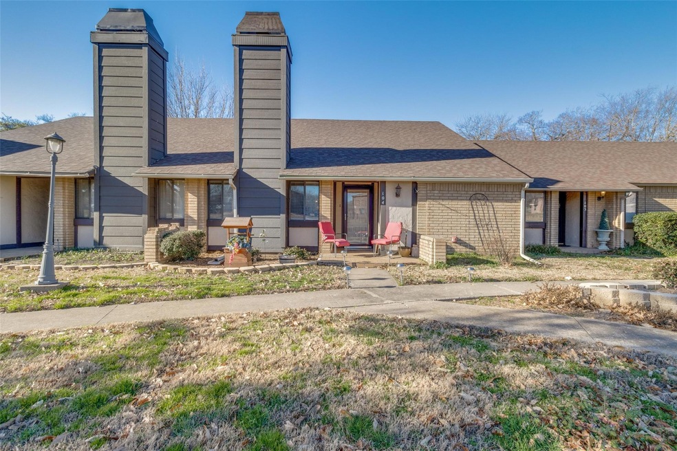 801 W Russell Ave unit 104, Bonham, TX 75418 - photo 1