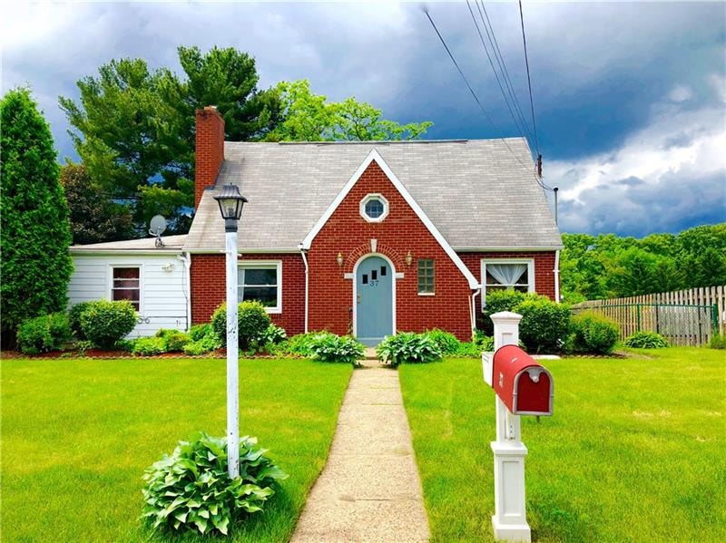 Welcome home to 37 Longvue Circle...This charming 