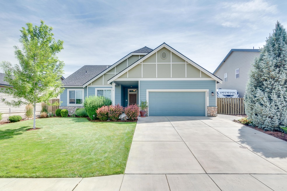 2890 SW 49th St, Redmond, OR 97756 - photo 1