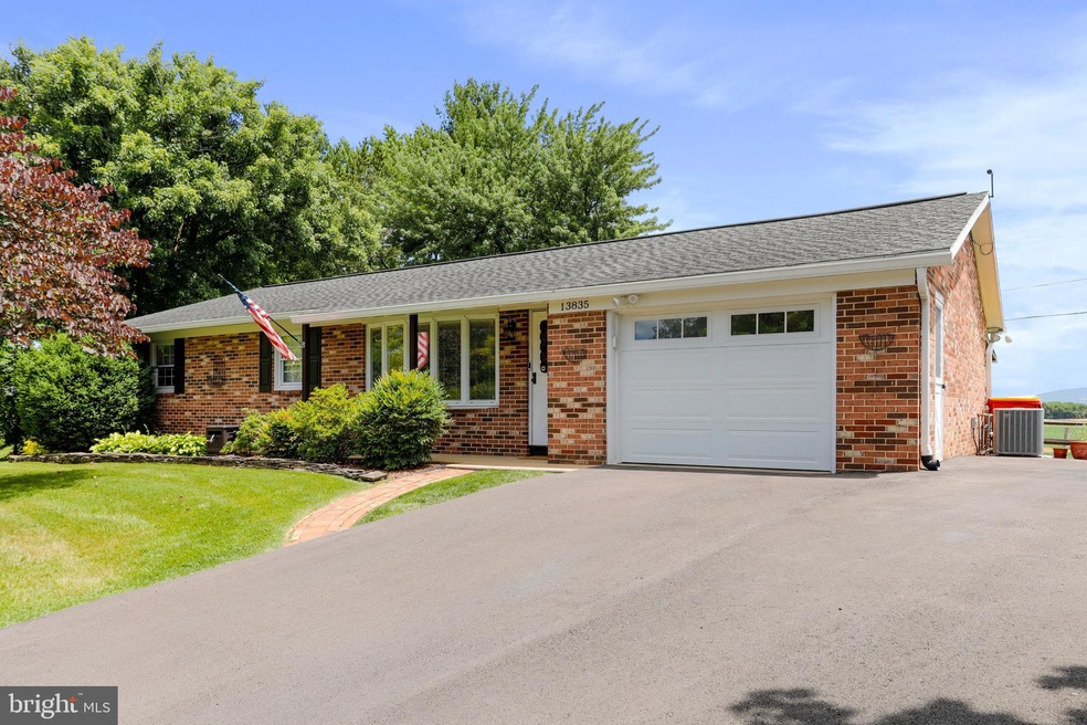 13835 Northcrest Rd, Hagerstown, MD 21742 - photo 1