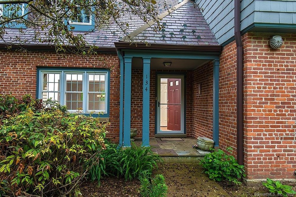 134 Roberton Crossing, Fairfield, CT 06825 - photo 1