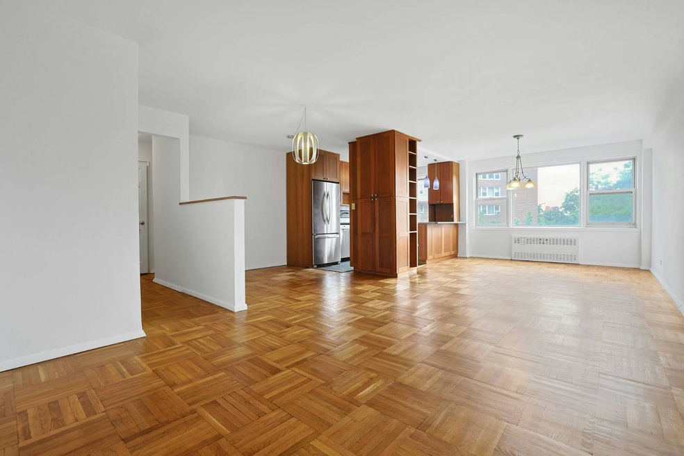 Briar Oaks unit A709, Bronx, NY 10471 - photo 1