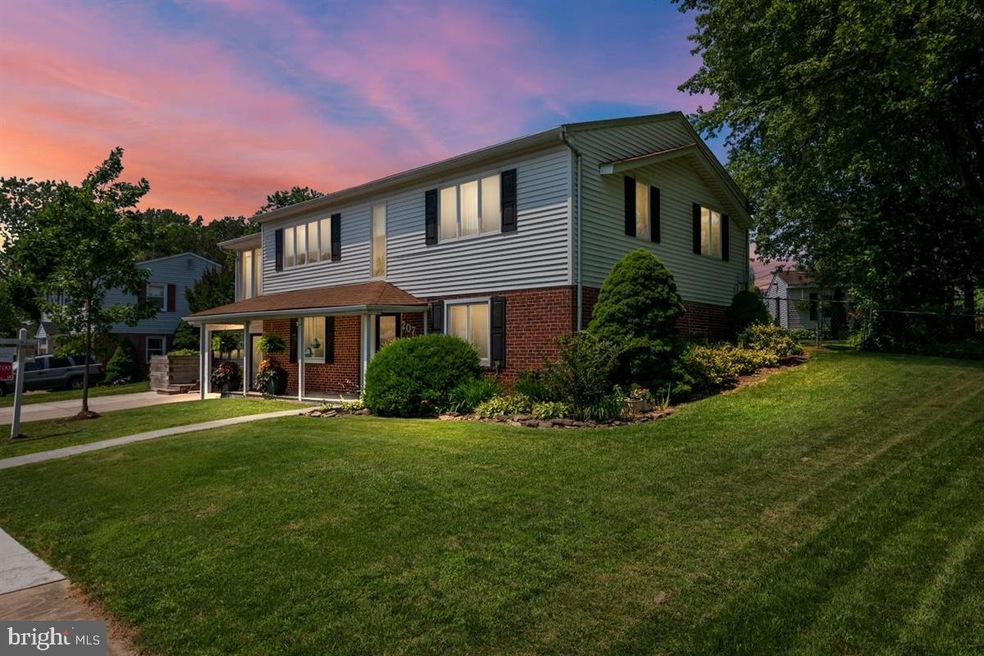 207 Stonewall Rd, Catonsville, MD 21228 - photo 1