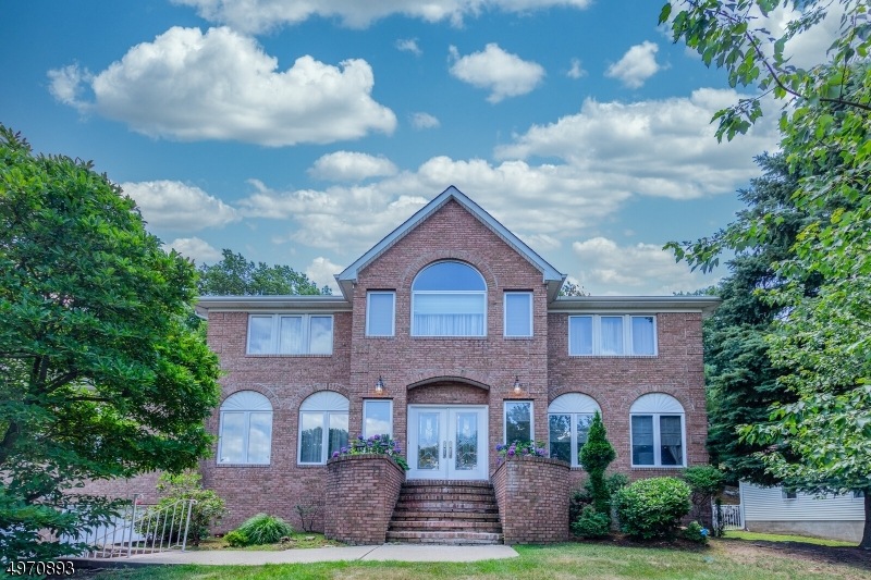 7 Battle Ridge Rd, Morris Plains, NJ 07950 - photo 1