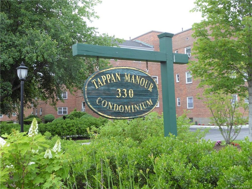 Tappan Manour Condominium unit F5, Tarrytown, NY 10591 - photo 1