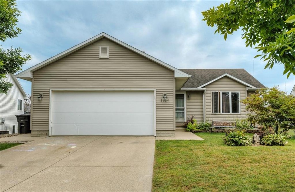 2704 River Ridge Rd, Des Moines, IA 50320 - photo 1