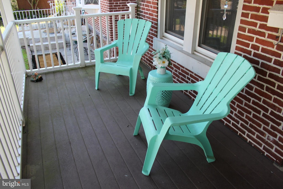 1315 E 9th St, Crum Lynne, PA 19022 - photo 1