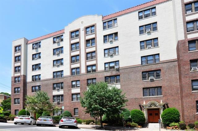 42 Pondfield Rd unit 6F, Bronxville, NY 10708 - photo 1