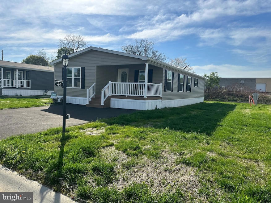 44 Evergreen Aly, Palmyra, PA 17078 - photo 1