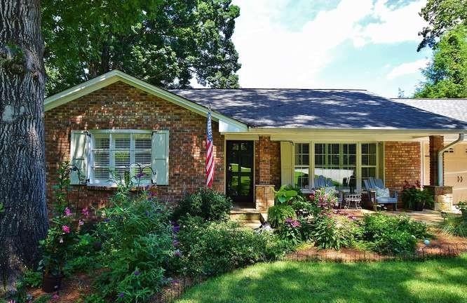 864 Chattahoochee Dr, Gainesville, GA 30501 - photo 1