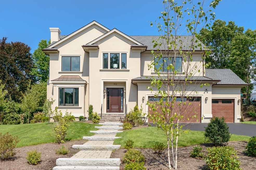 912 Dedham St, Newton Center, MA 02459 - photo 1