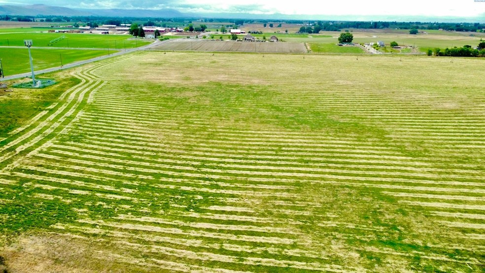 For Sale $999,900 • Co-Listing Agent