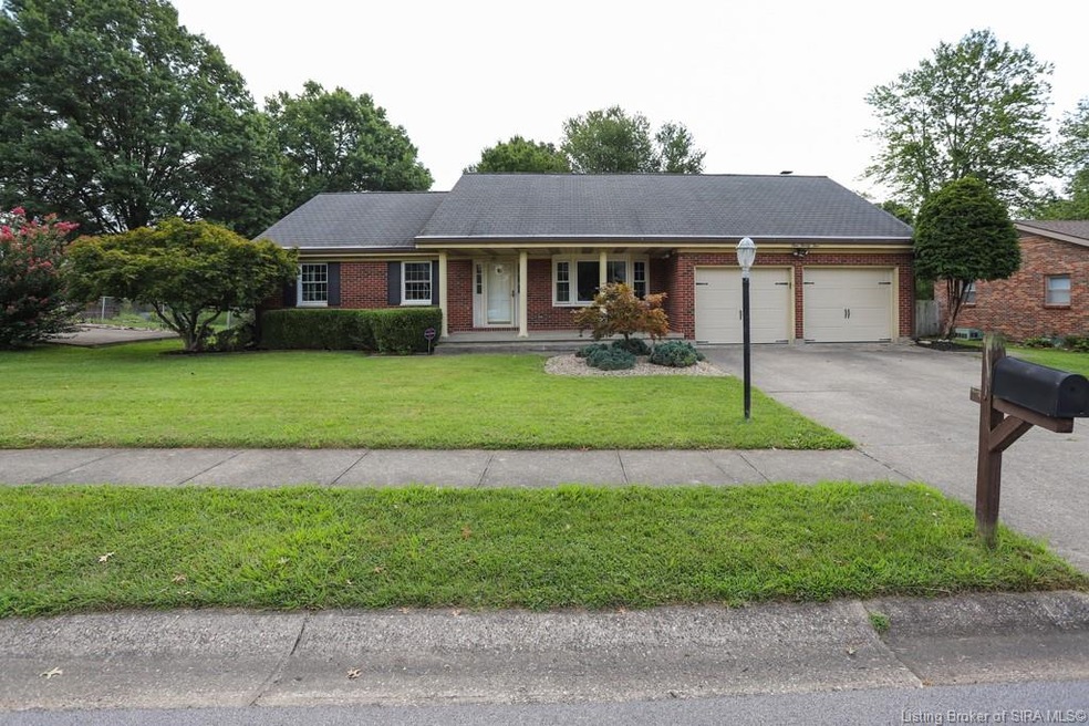 924 Pennwood Dr, New Albany, IN 47150 - photo 1