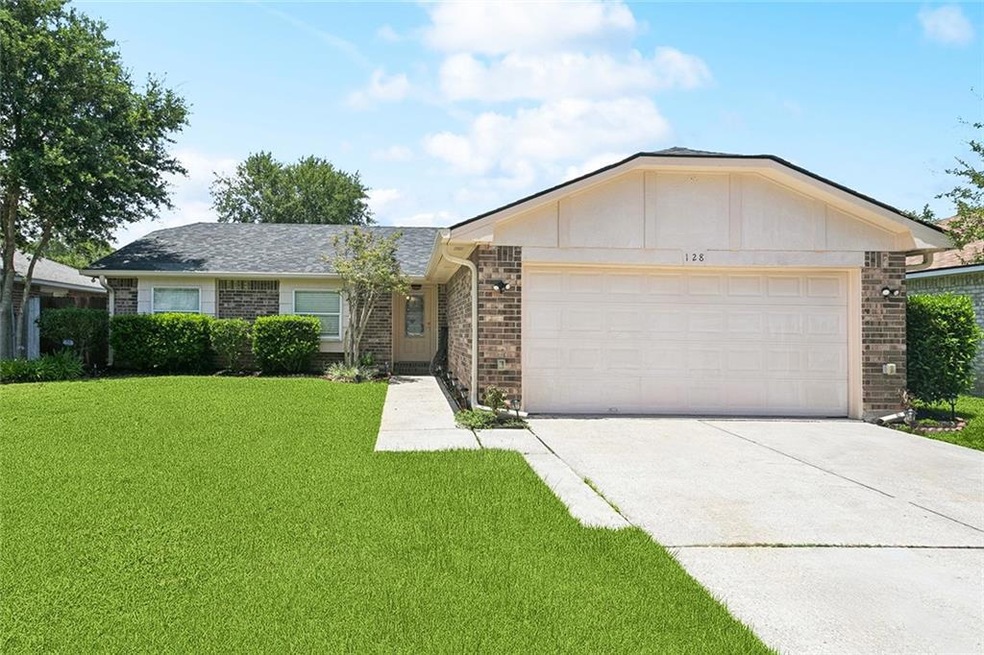 128 Hollow Rock Ct, Slidell, LA 70461 - photo 1