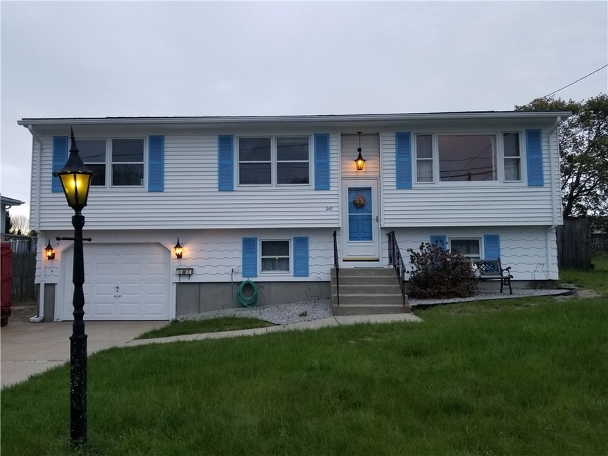 242 Macklin St, Cranston, RI 02920 - photo 1